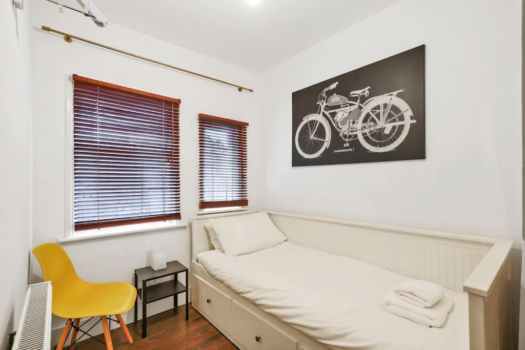 2 Bed Garden Flat Leyton Village Лондон Екстериор снимка